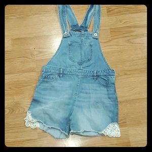 🍒🔥Girls denim lace overalls great condition